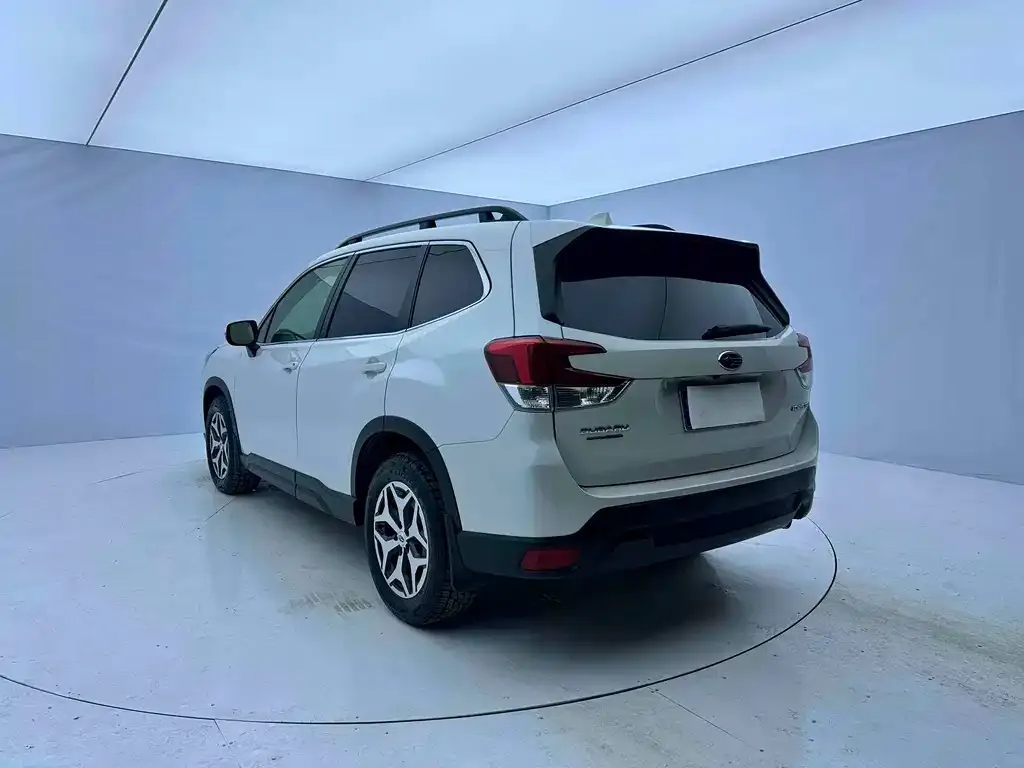 Subaru Forester 2023 из CN, фото 7