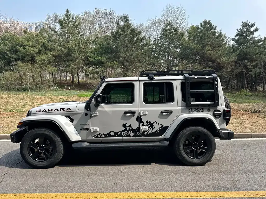 Jeep Wrangler 2022 из CN, фото 10