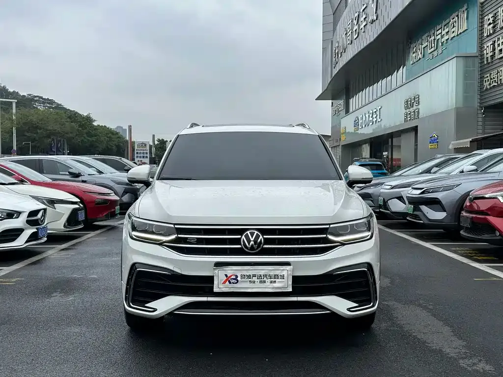 Volkswagen Tiguan L 2022 из CN, фото 2