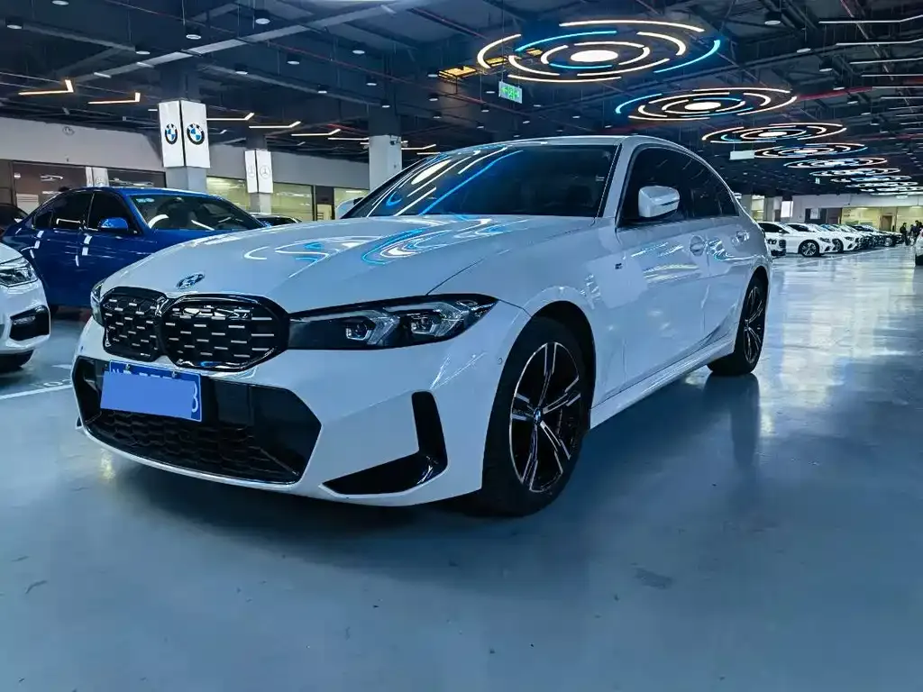 BMW 3 Series 2023 из CN, фото 1