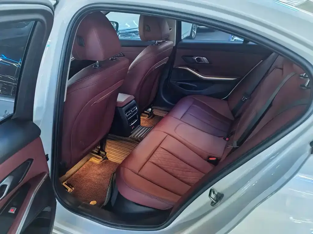 BMW 3 Series 2023 из CN, фото 8
