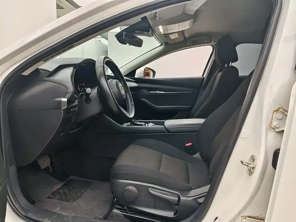 Mazda 3 Axela 2024 из CN, фото 2
