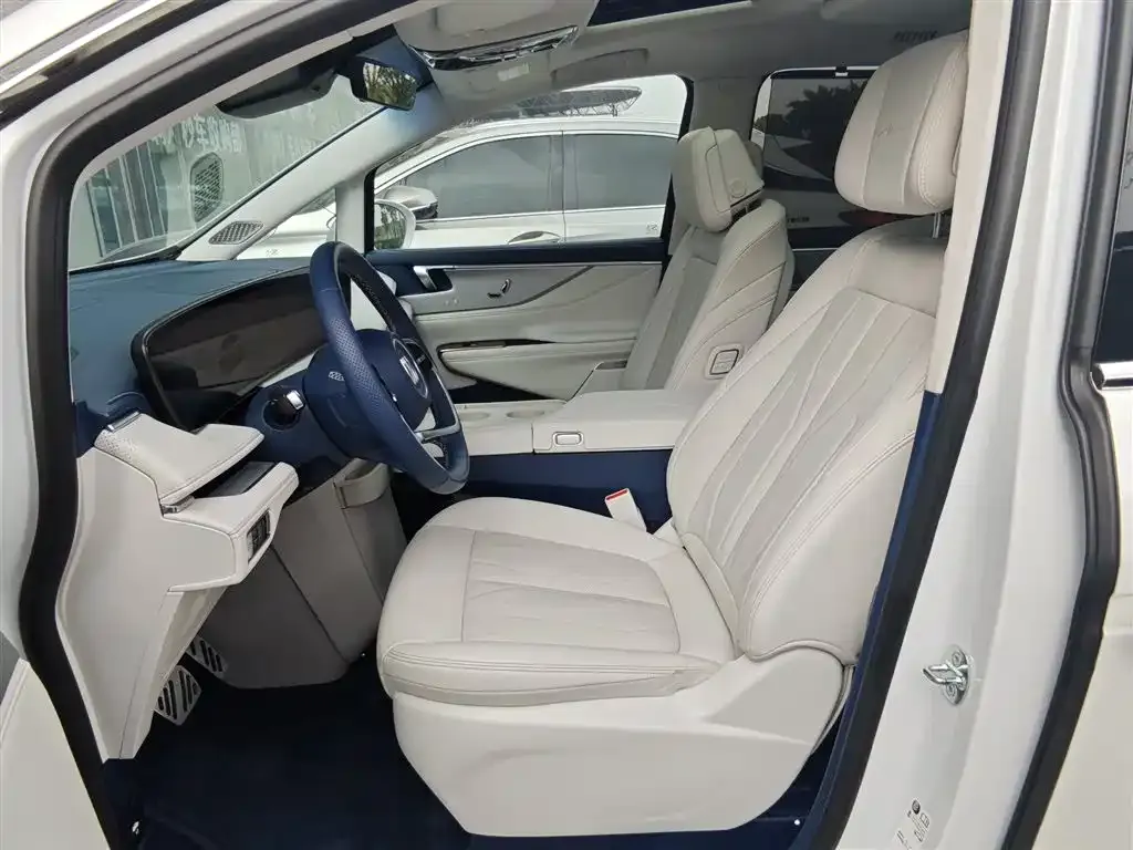 Buick GL8 Hybrid 2024 из CN, фото 3