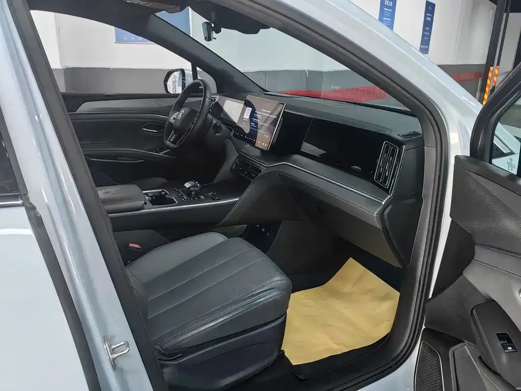 BYD L DM-i 2025 из CN, фото 8