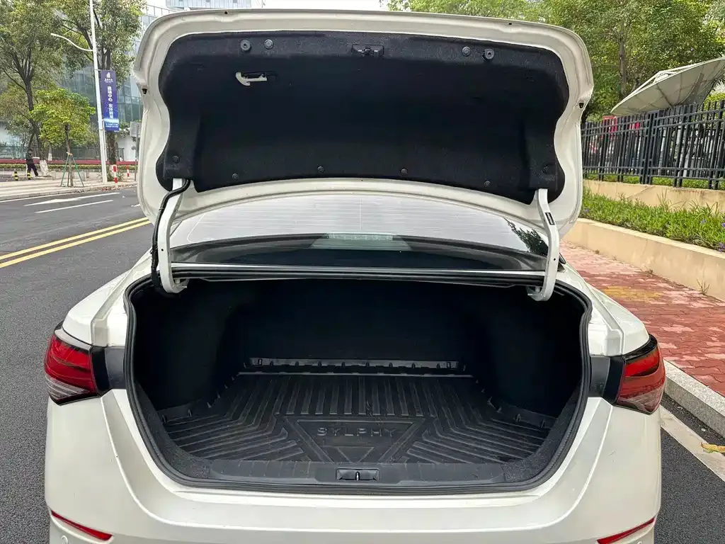 Nissan Sylphy 2023 из CN, фото 10