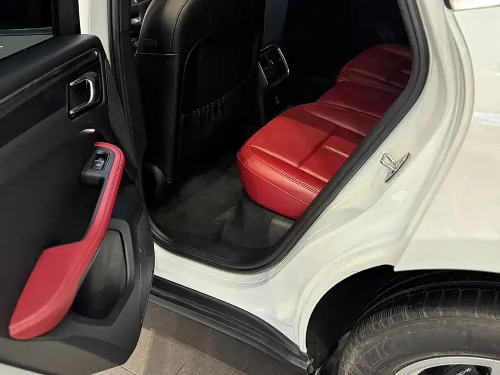 Porsche Macan 2024 из CN, фото 5