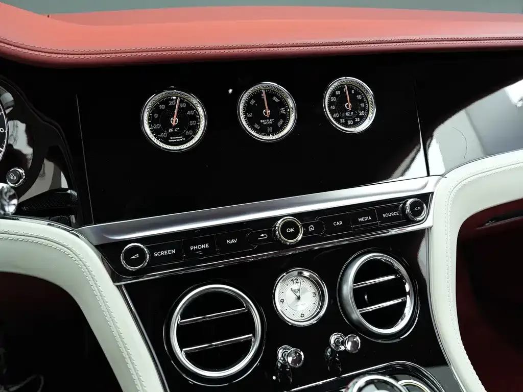 Bentley Continental 2024 из CN, фото 5