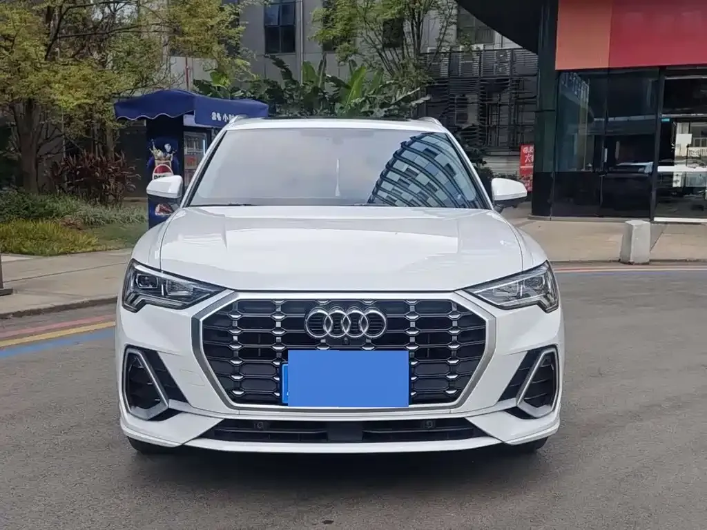 Audi Q3 — фото 10