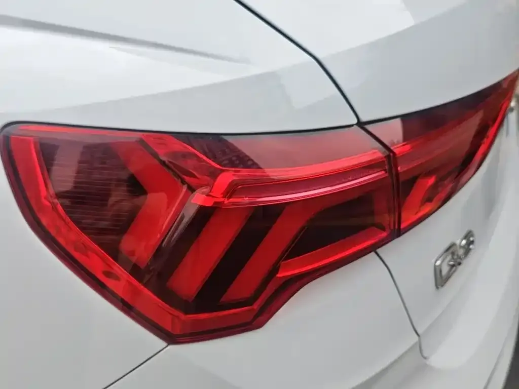 Audi Q3 — фото 5