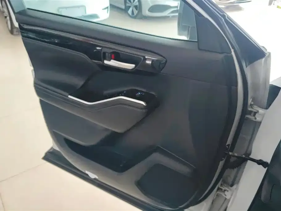 Toyota Highlander 2022 из CN, фото 2