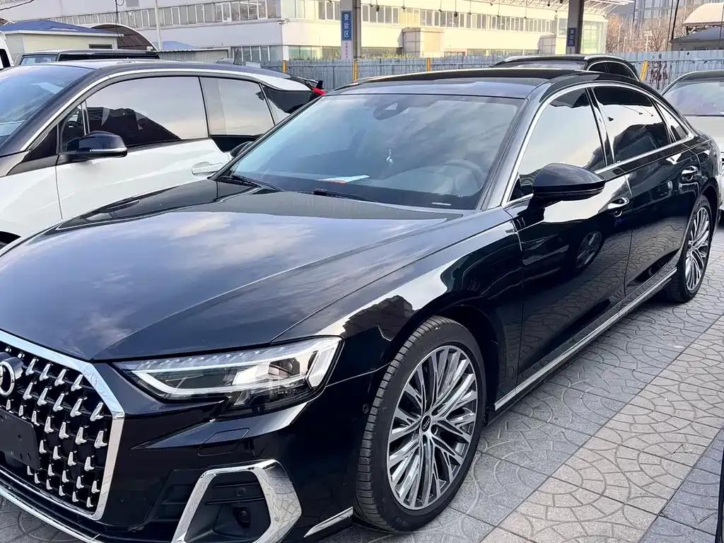 Audi A8 — фото 4