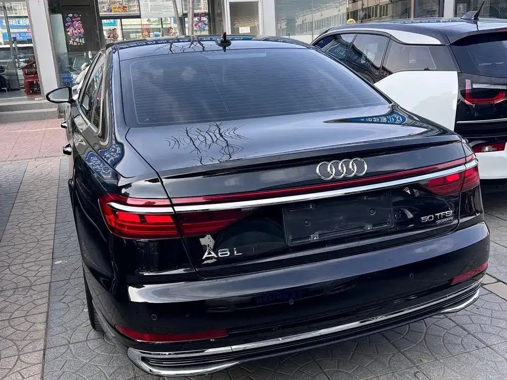 Audi A8 — фото 9