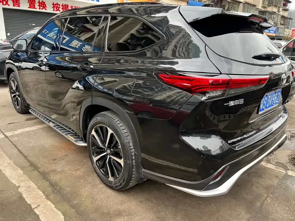 Toyota Crown Kluger 2022 из CN, фото 5