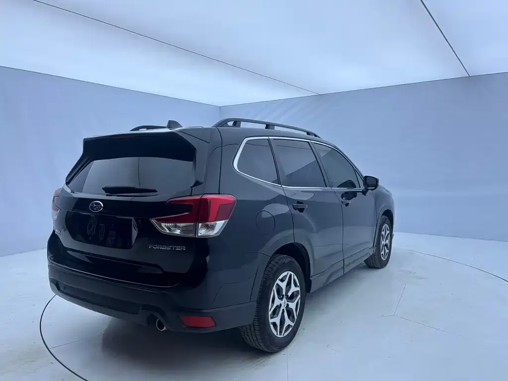 Subaru Forester — фото 2