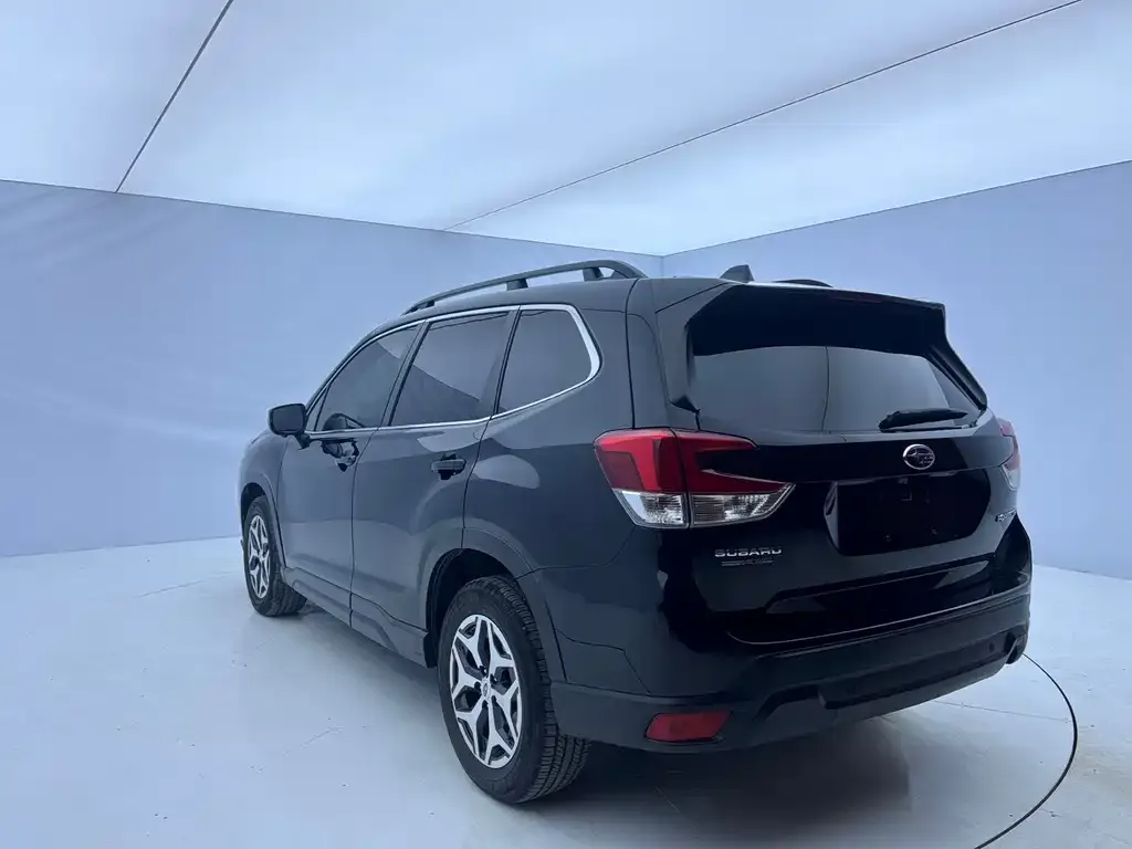 Subaru Forester — фото 4