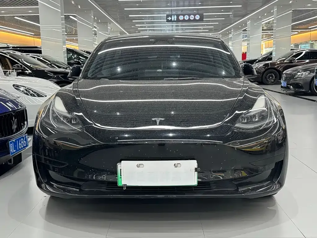 Tesla Model 3 — фото 8