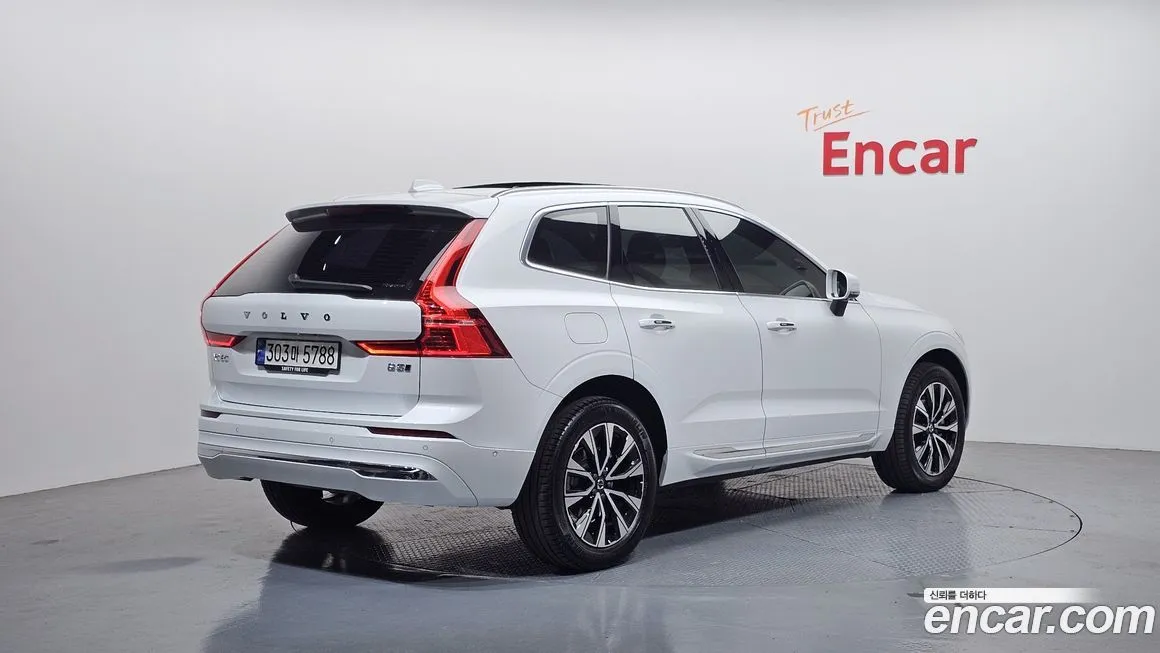 Volvo XC60 — фото 7