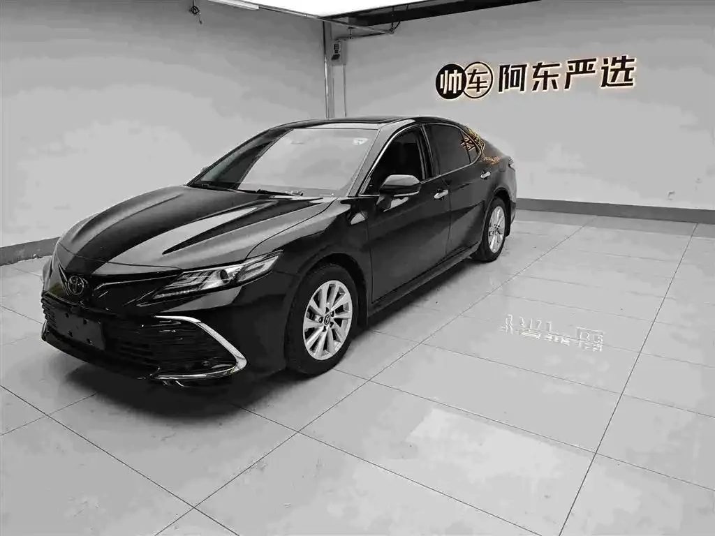 Toyota Camry — фото 5
