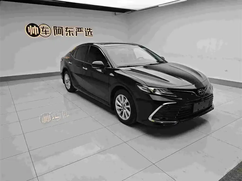Toyota Camry — фото 4