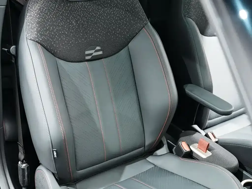 MINI JCW Electric 2025 из CN, фото 9