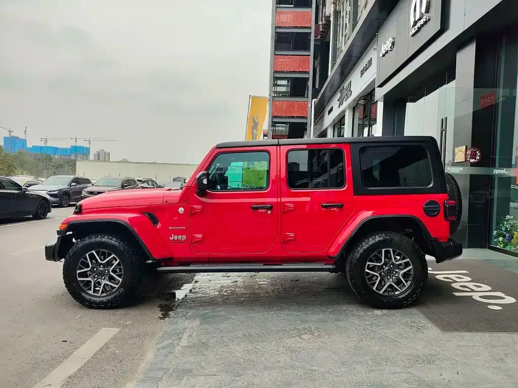 Jeep Wrangler — фото 7