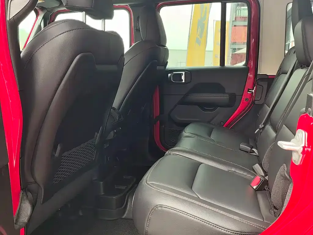 Jeep Wrangler — фото 3