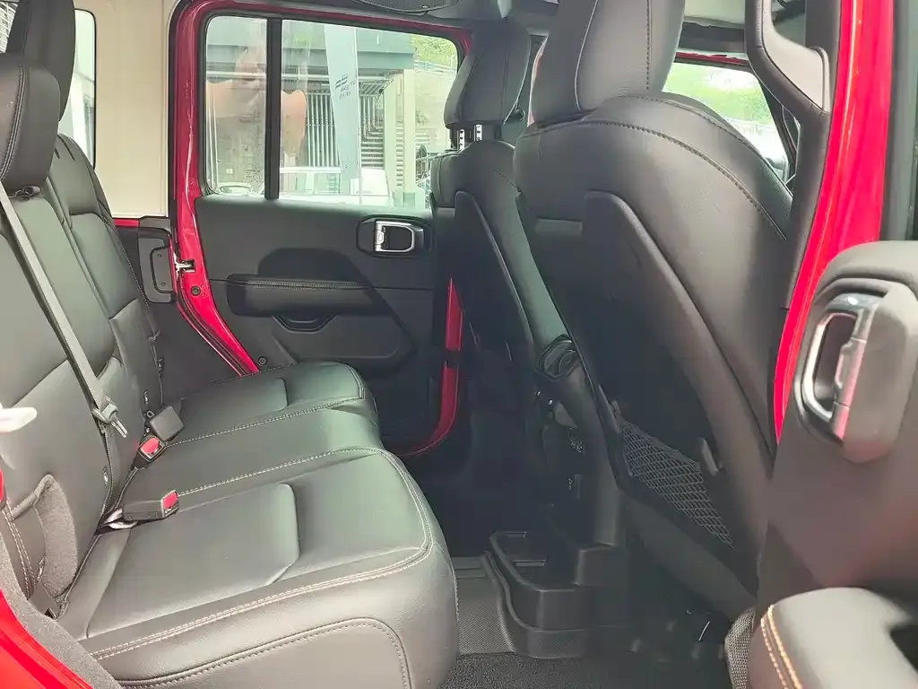 Jeep Wrangler — фото 2