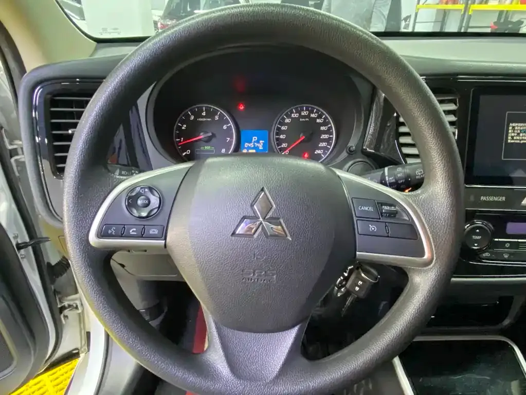 Mitsubishi Outlander 2021 из CN, фото 6