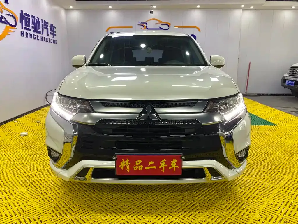 Mitsubishi Outlander 2021 из CN, фото 10