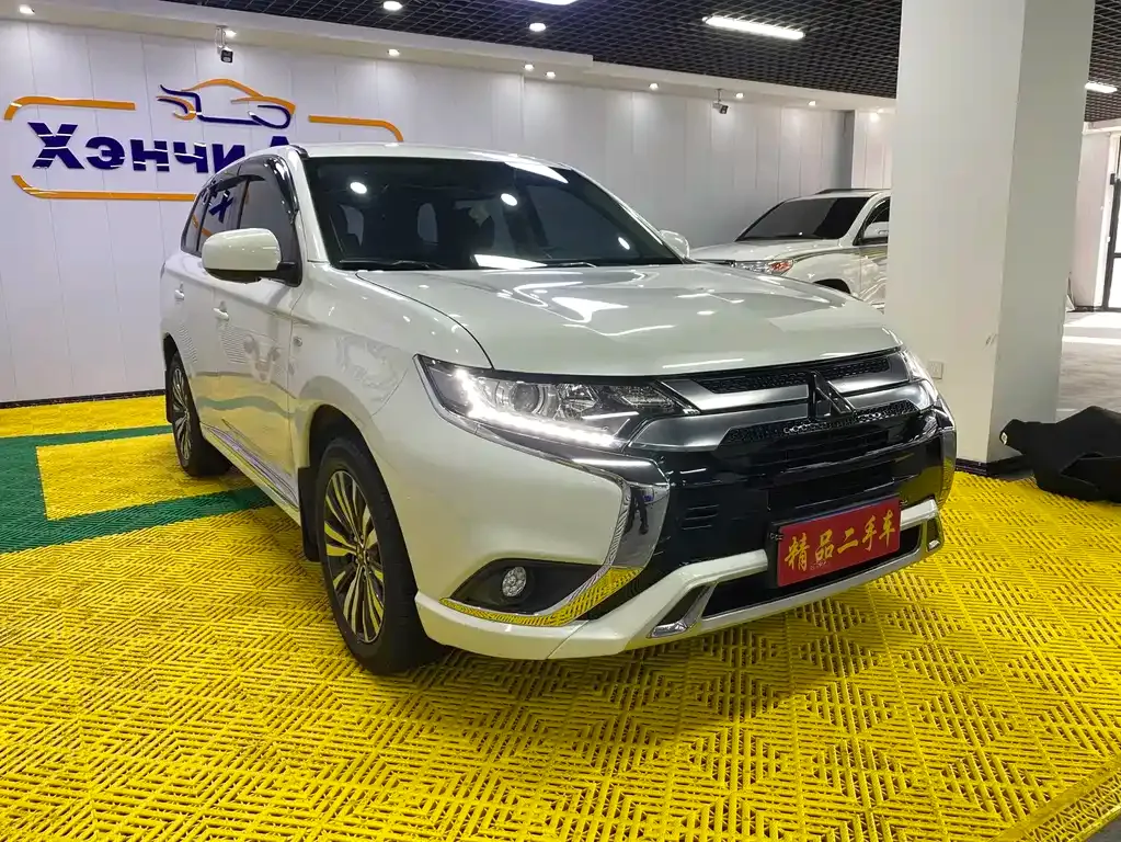 Mitsubishi Outlander 2021 из CN, фото 7
