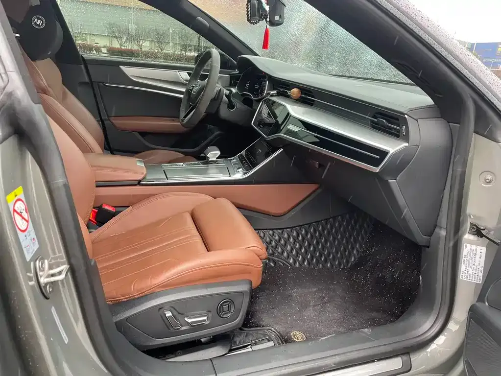 Audi A7 2022 из CN, фото 7