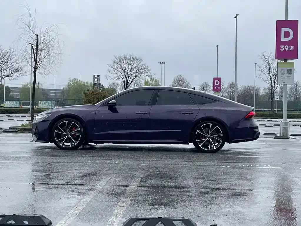Audi A7 2022 из CN, фото 2