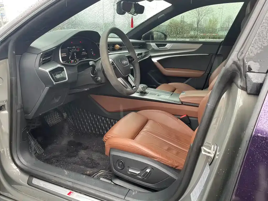 Audi A7 2022 из CN, фото 8