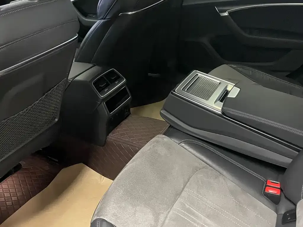 Audi A6L — фото 5