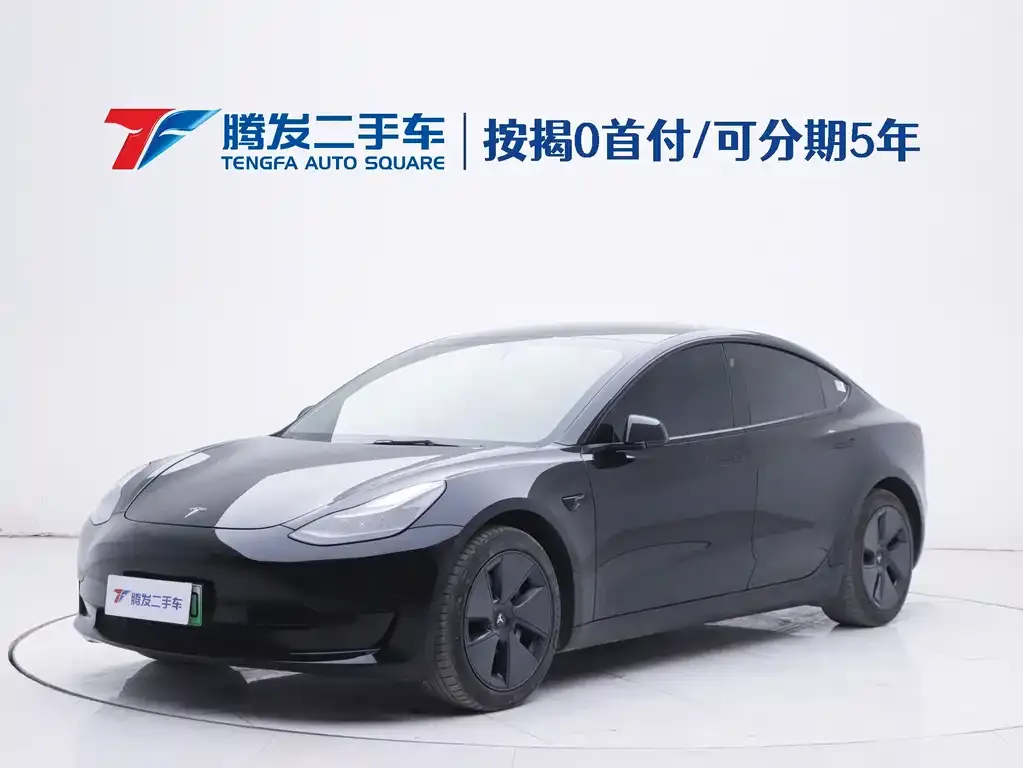 Tesla Model 3 — фото 1
