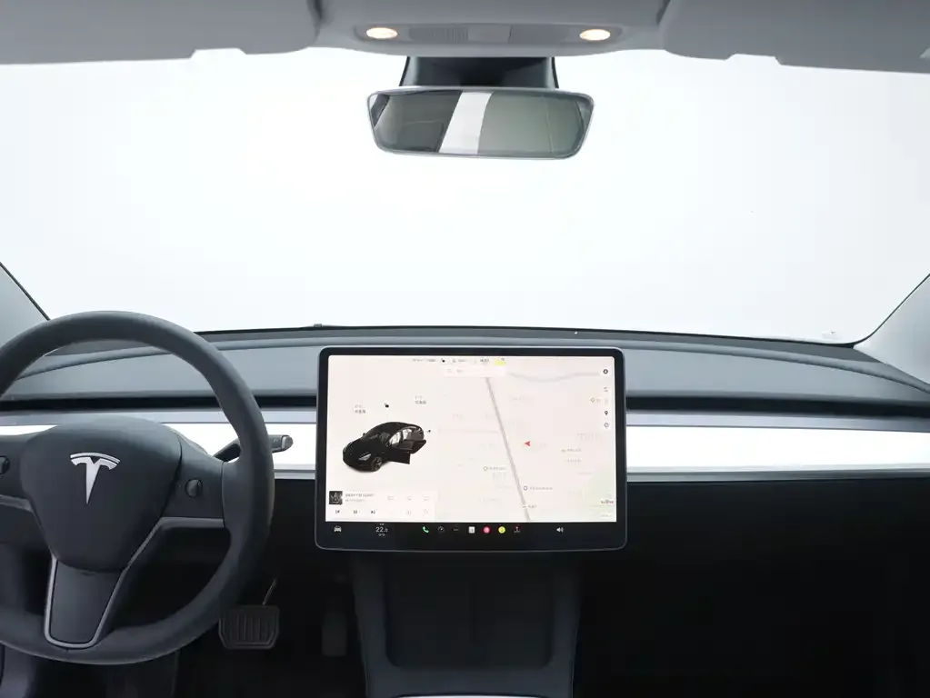 Tesla Model 3 — фото 10