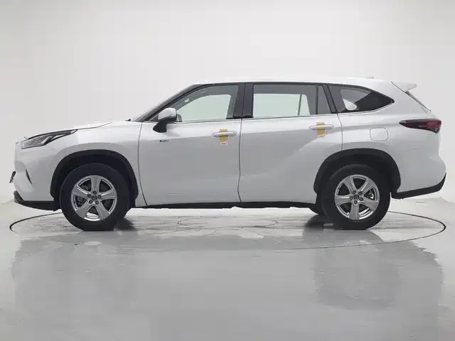 Toyota Highlander — фото 6