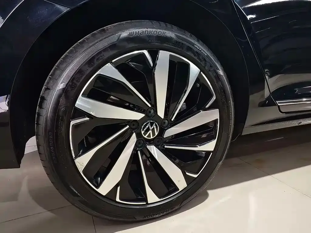 Volkswagen Passat — фото 8