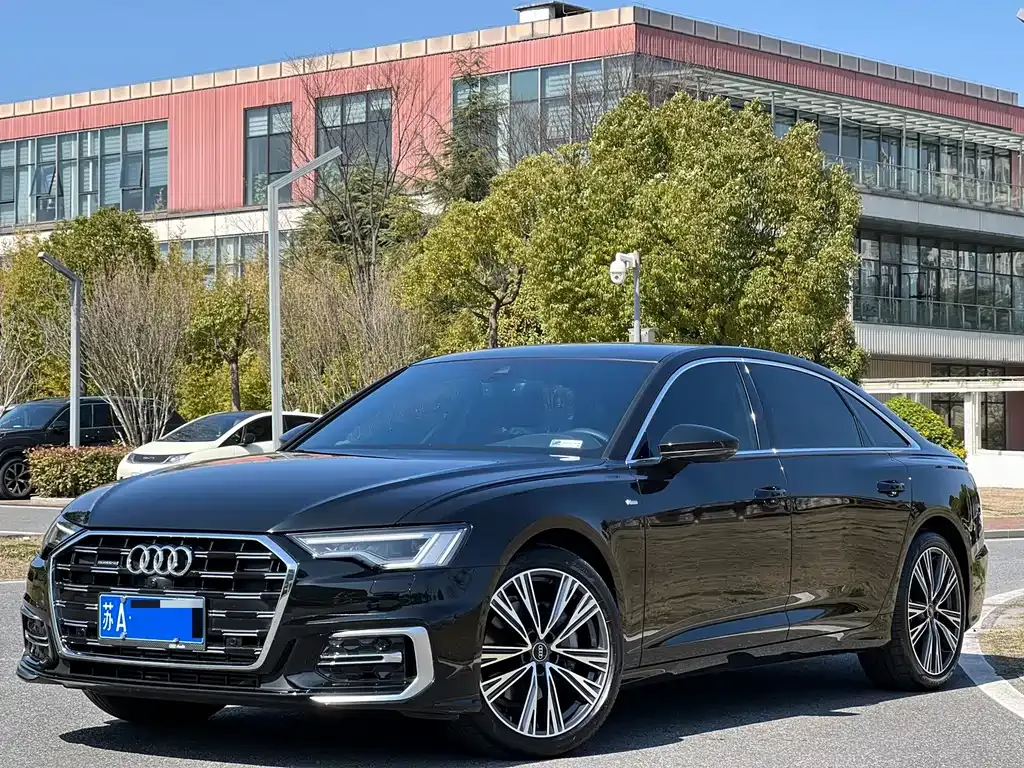 Audi A6L — фото 1