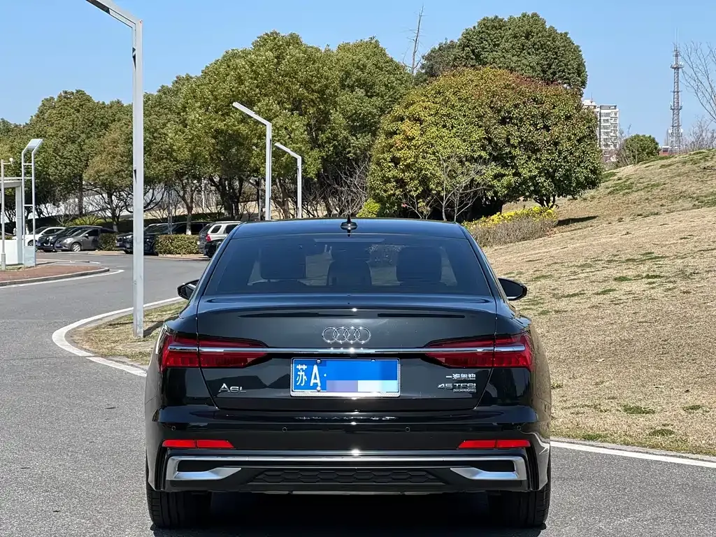 Audi A6L — фото 6
