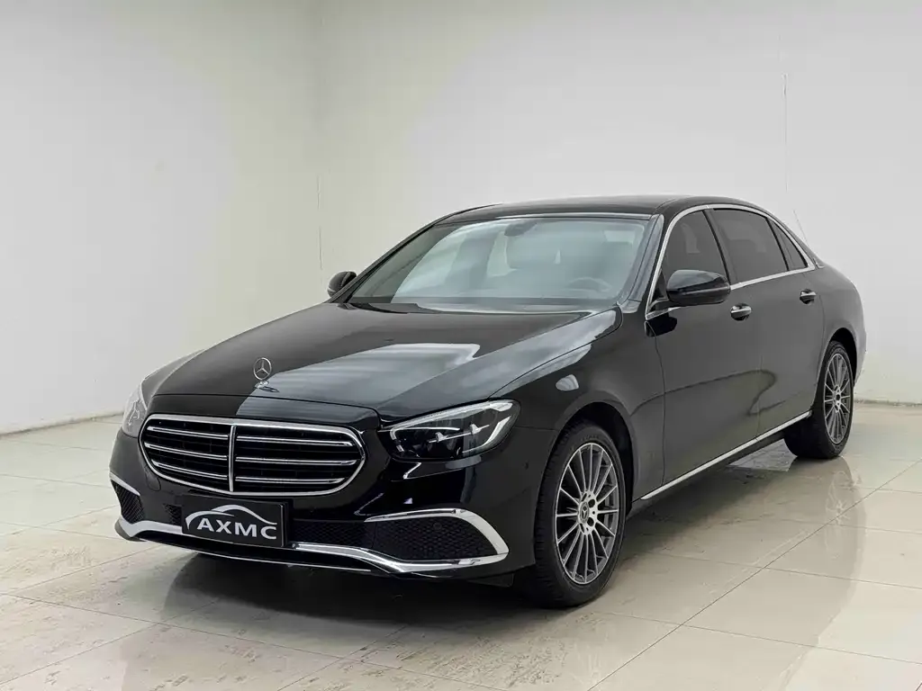 Mercedes-Benz E-Class — фото 1