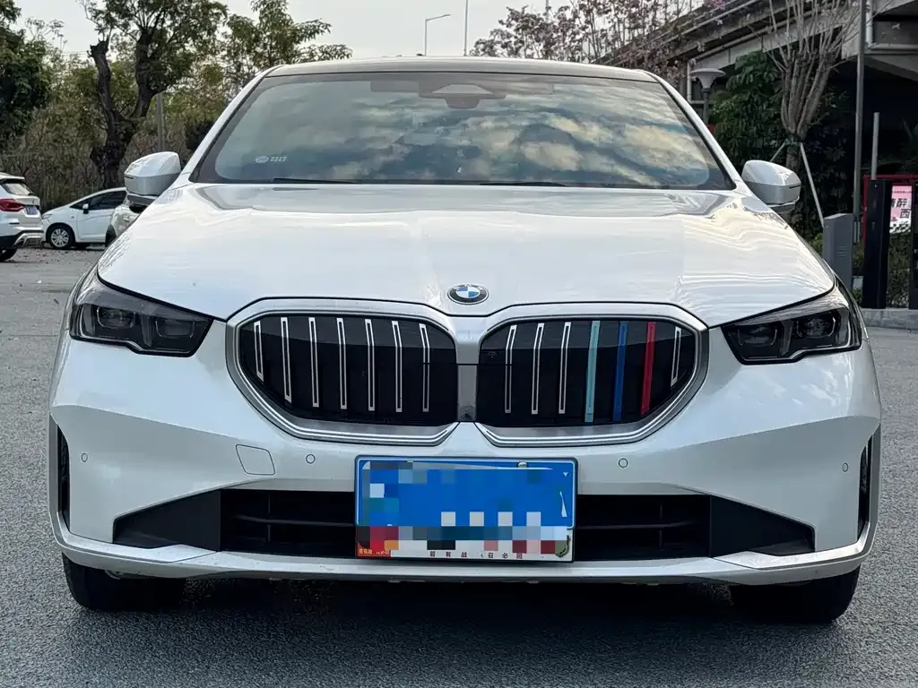 BMW 5 Series — фото 5