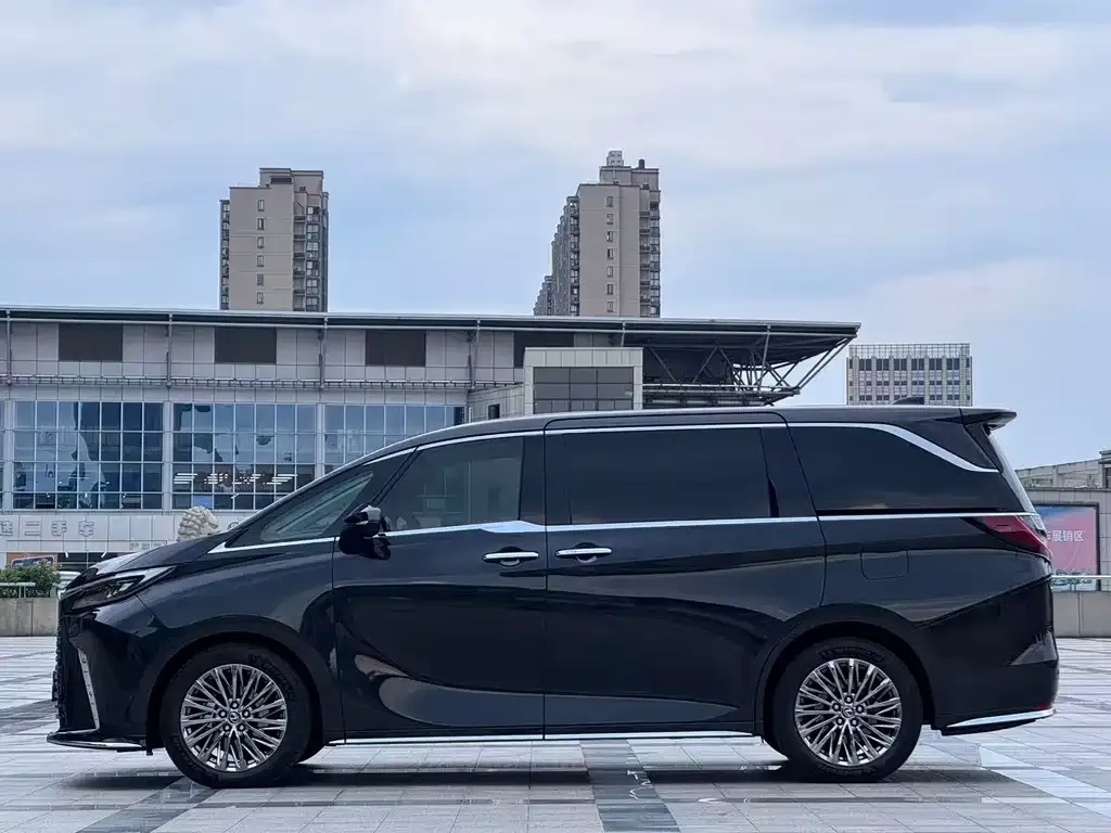 Lexus LM 2024 из CN, фото 6