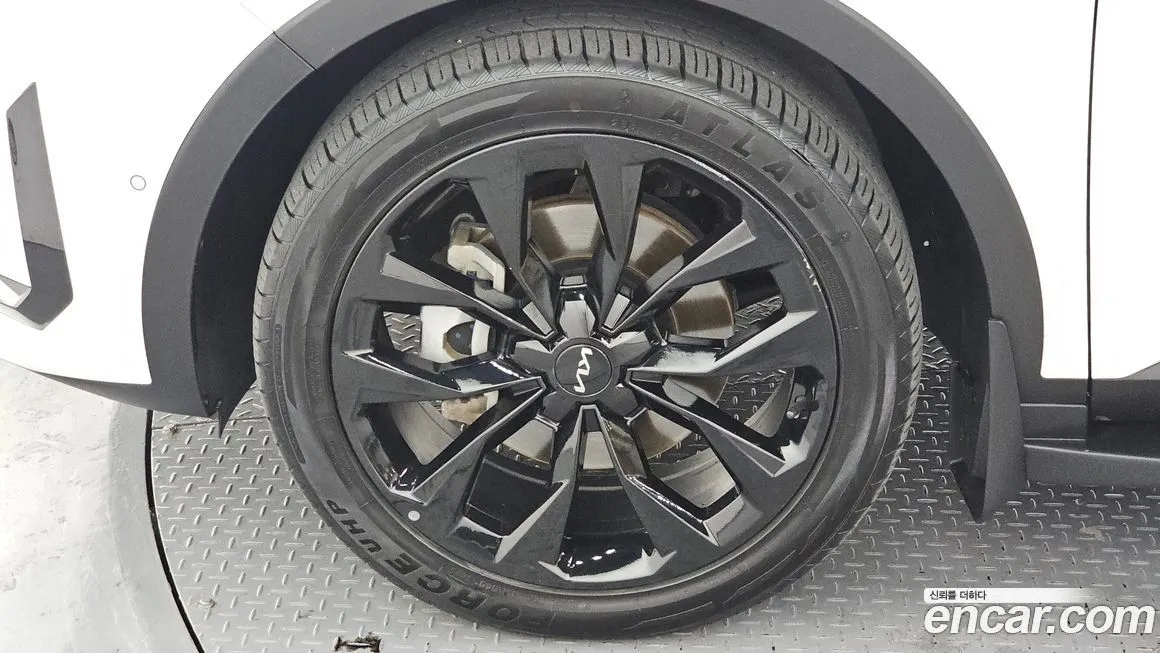 Kia Sorento — фото 10