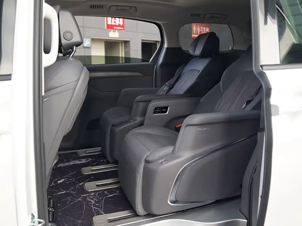 Buick GL8 2025 из CN, фото 2