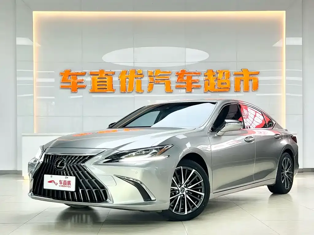 Lexus ES — фото 1