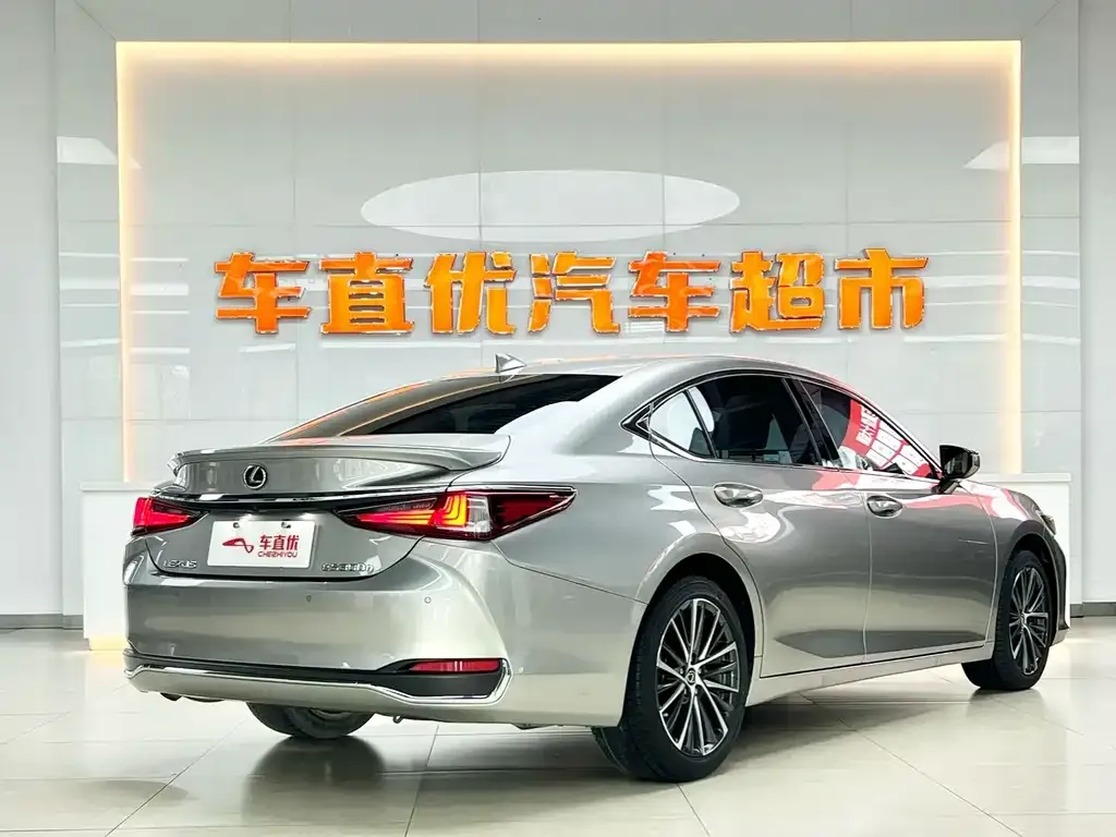 Lexus ES — фото 8