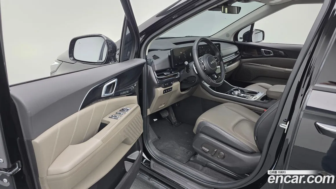 Kia Carnival — фото 10