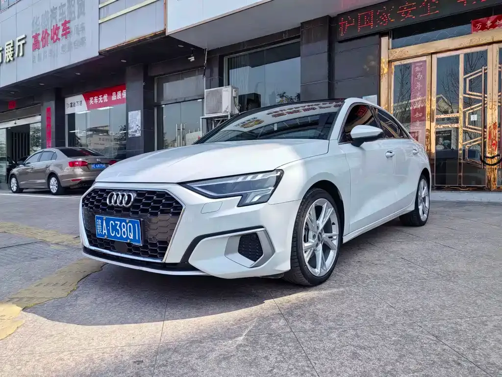 Audi A3 — фото 1