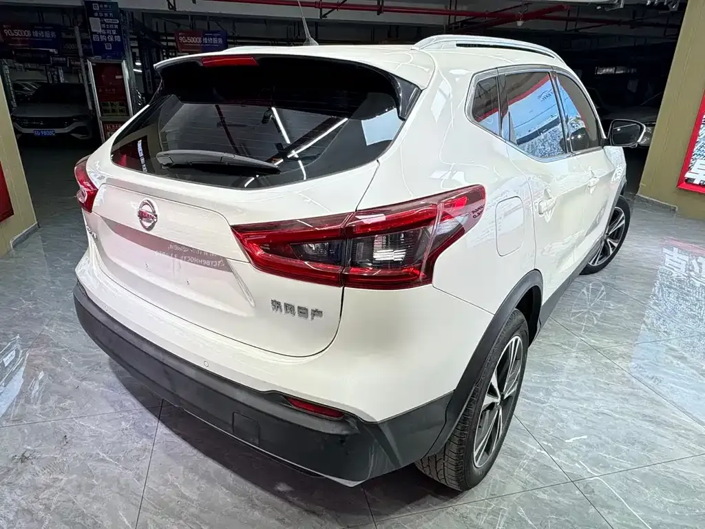 Nissan Qashqai — фото 10